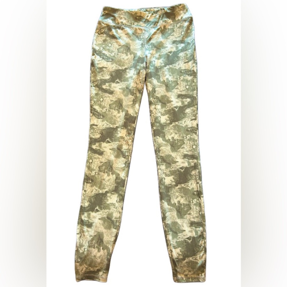 NWOT SMALL SPANX CAMO LEGGINGS